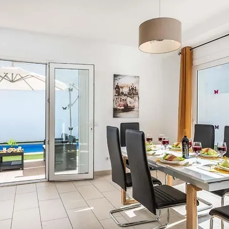 Fanabe Sleeps 8 With Pool Air Con And Wifi *