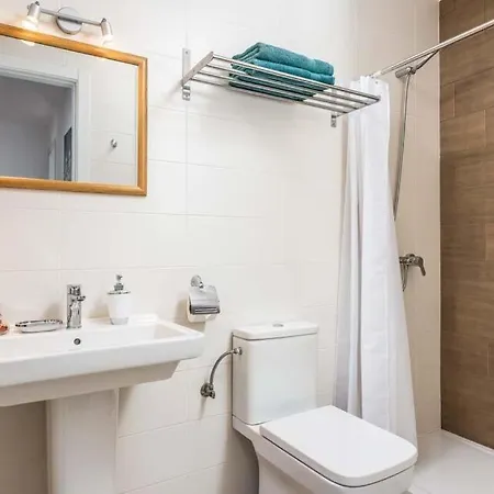 Fanabe Sleeps 8 With Pool Air Con And Wifi
